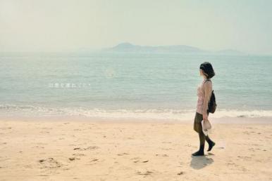 孤独伤感女生背影海边个性图片